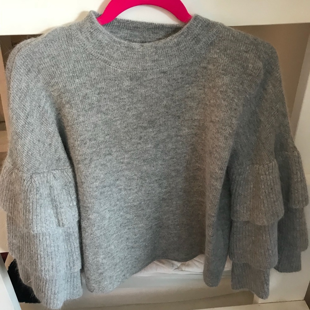 Endless rose ruffle sleeve sweater